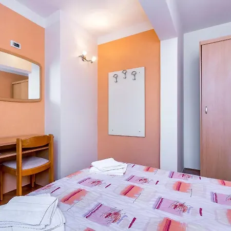 Nevia Apartment *
